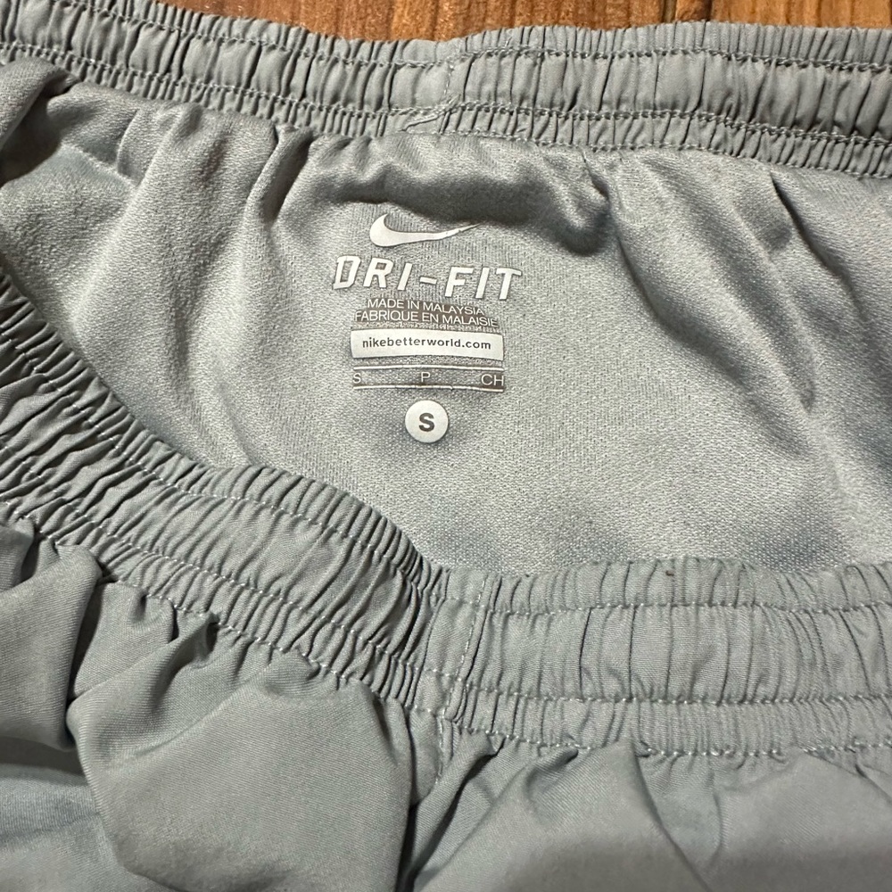 Nike Dri-Fit - Picture 4 of 4